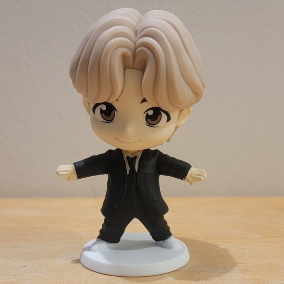 BTS Boys Jung Kook Tiny Tan 2025 McDonalds Happy Meal Toy Limited Edition - Picture 2 of 7